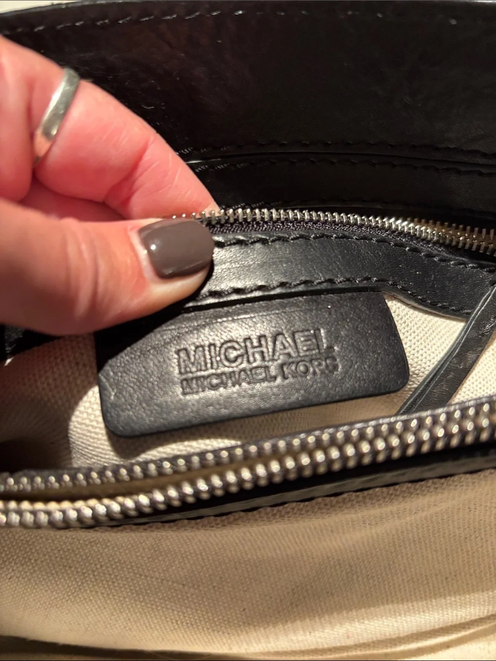 Classic Black Leather/Suede Shoulder Bag - Picture 7 of 7